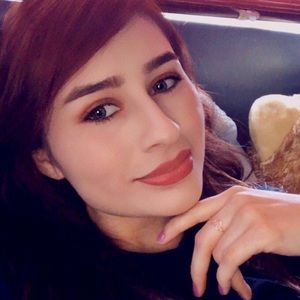 Meet your Posher, Becca